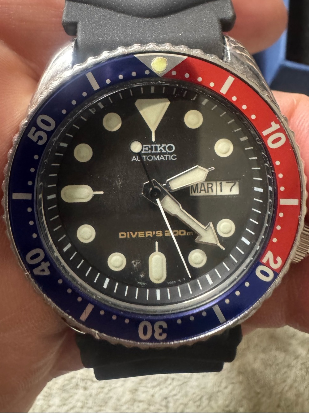 #192 Seiko Diver's Watch - Black Dial with Blue & Red Bezel